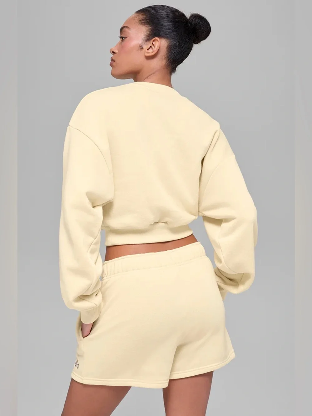 Alo Yoga Cropped Accolade Crewneck Yellow Size Extra Small